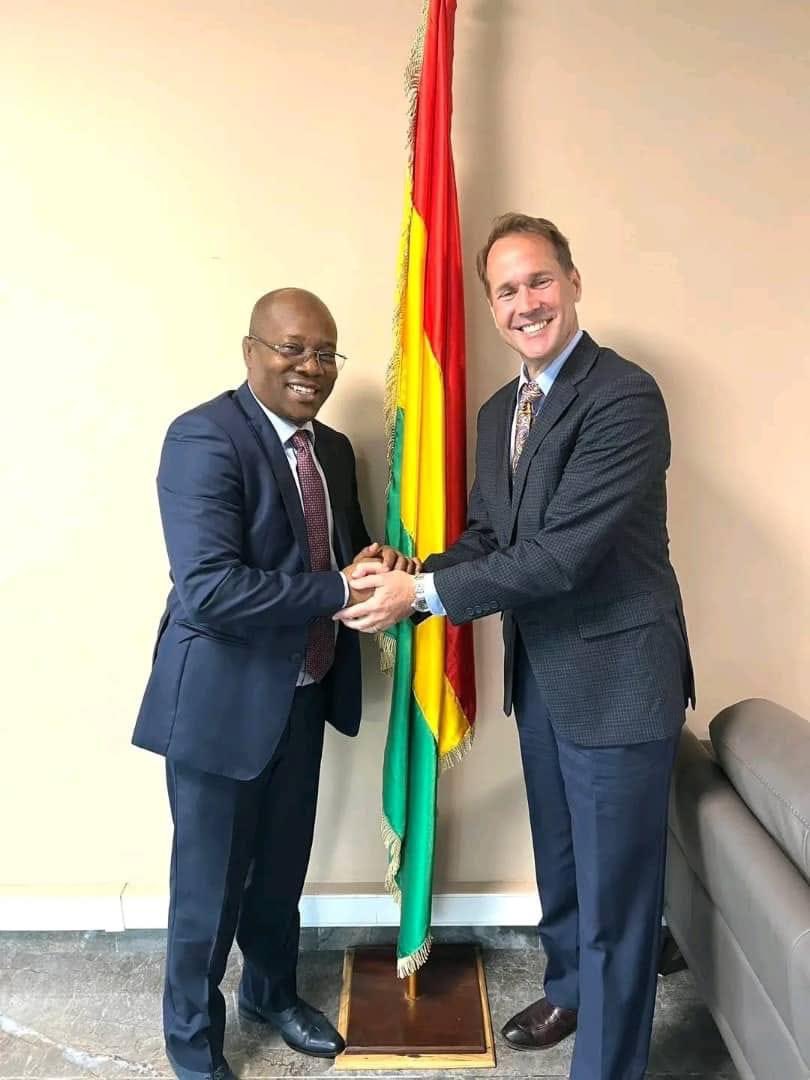 Merci à monsieur l’ambassadeur des USA en Guin de nous avoir rendu visite au MPTEN pour échanger sur les opportunités d’investissement dans le secteur des télécoms