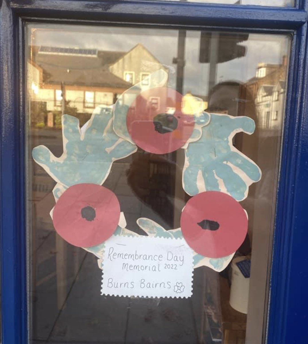 Burns Bairns observed the silence to remember the soldiers and animals that died in the war and to thank the soldiers that help keep us safe ❤️
Lest we forget ❤️