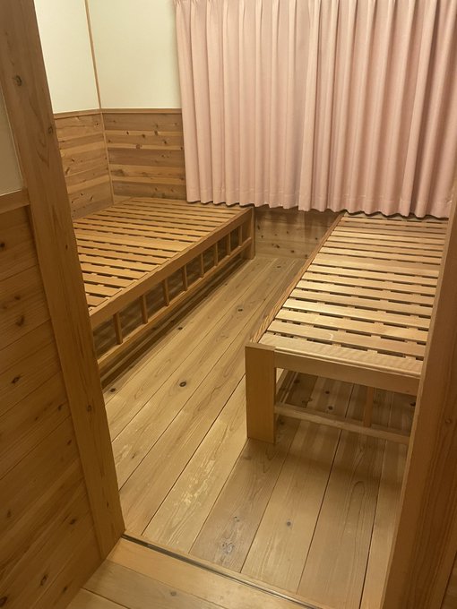 テントではないけどコテージ 
