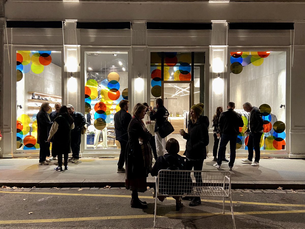 Radiant Auras - PAssAGE 1 - 1 Place Gailleton, 69002 Lyon.
Thank you @fiona_grady for creating such beautiful #art. 
#lyon <a href="/Biennaledelyon/">Biennaledelyon</a>