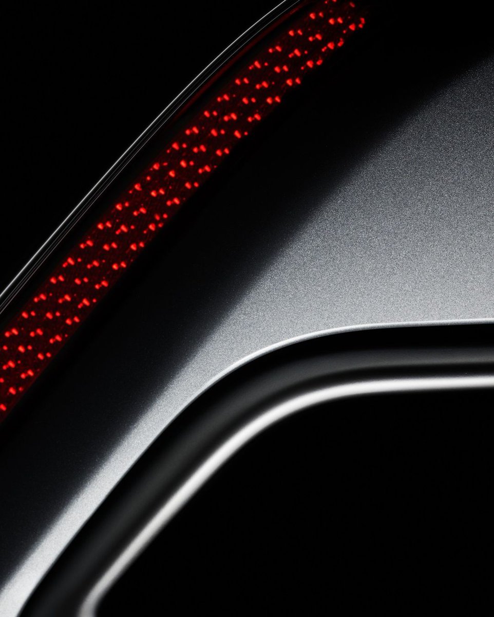 Commands attention.

#rangerovervelar