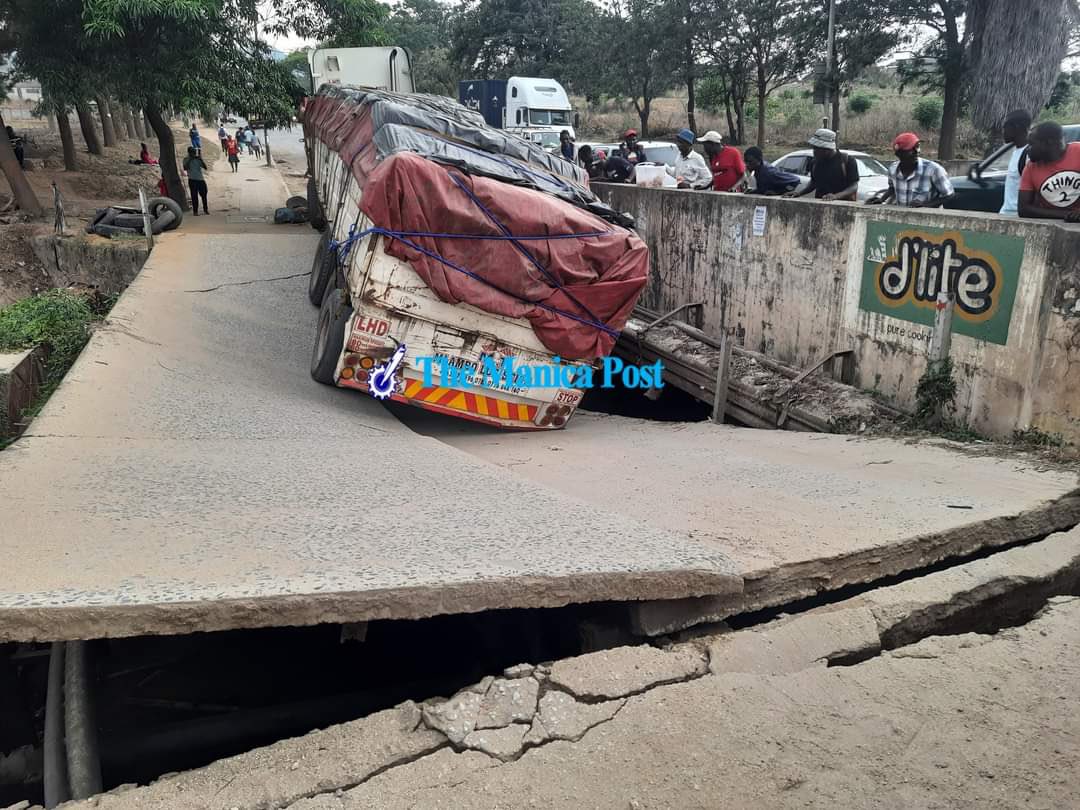 The state of roads in Zimbabwe under ZANUPF. This is in Mutare, ZANUPF created @zinaraZW and took urban roads away from councils. As we all know, it LOOTS these public funds & this is the result, the direct consequence of ZANUPF rule. They want 5 more years of this dilapidation