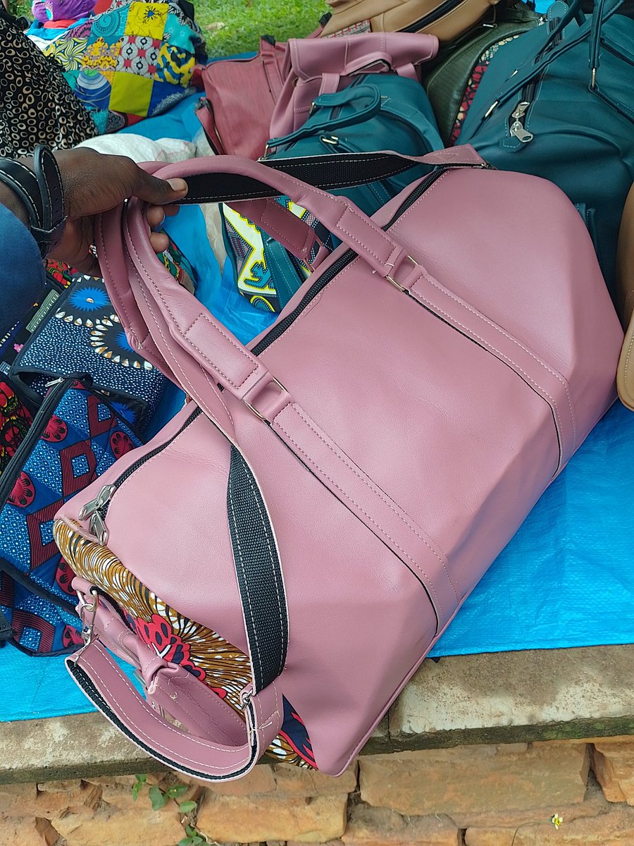 babyleaderM's tweet photo. Travel Leather Bags, African made, pure leather, available, any color you need, we make it. 
Dm, call or Whatsapp at +256757115904 for orders and or inquiries. https://t.co/G5QdyL7LO3
