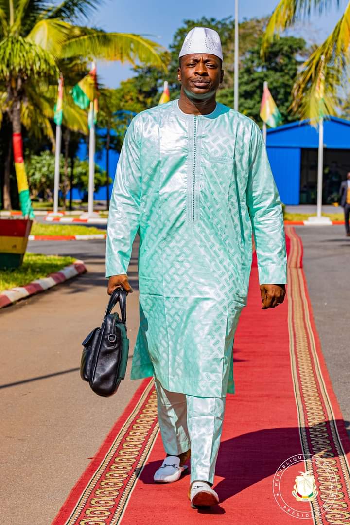 malalguineen's tweet photo. #ConseilDesMinistres

Le Chef de l’État, le Colonel Mamadi Doumbouya a présidé le Conseil ordinaire des Ministres de ce jeudi 10 novembre 2022, au Palais Mohammed V. 

Retour en images⤵️

#PresidenceGN #CDMGN https://t.co/pHwHcns1OE