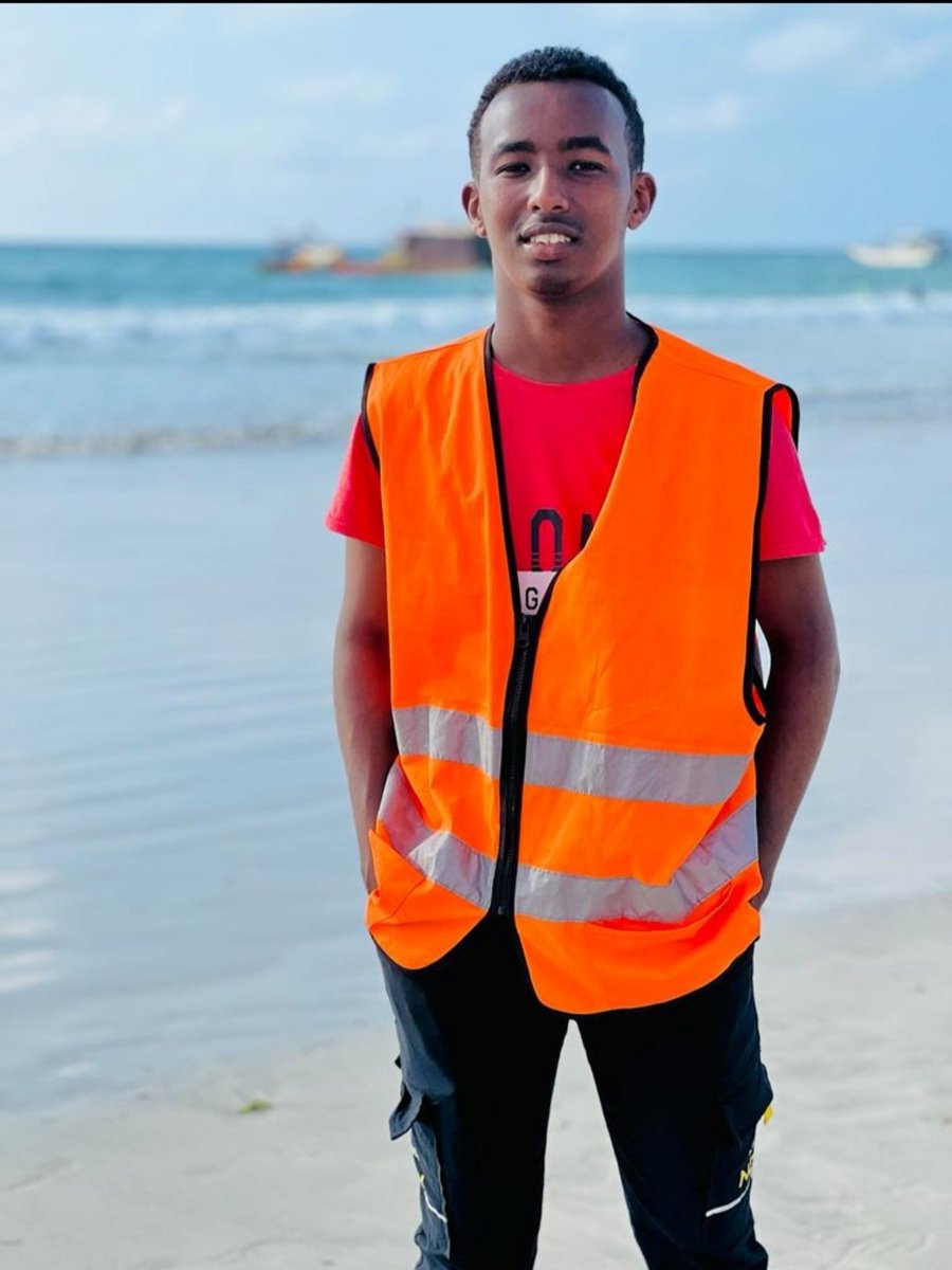 Mohamed26500090's tweet photo. The 55th week of clean up beach and awareness campaign.
"Clean up your beach 🏖and Relax 😎 "
#worldwithoutwaste
#youthvolunteer
#cleanbeach
#Noplacticbags
#banplasticafrica
#ecofriendly
#Savemarine
#FridaysForFuturesomalia https://t.co/nLB1BmJVkk