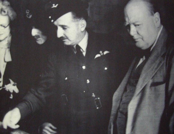🌹11:11:11. Today at Danesfield House we reflect on our history &amp; the great work of the #RAF &amp; take a moment to #commemorate the achievements of all those who served in the great wars. #RAFMedmenham #aerialphotographicinterpretation #WorldWars 
#armistice #lestweforget