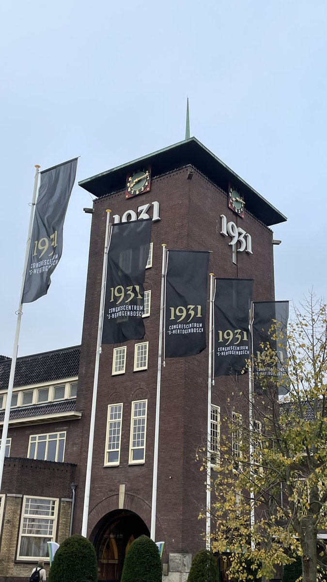 ilsevannes's tweet photo. Vandaag present op het #dcrm2022! We mogen een workshop geven over de opleiding tot revalidatiearts. #profielen #opleiding #revalidatiearts @Revalidatiearts https://t.co/CYNNRQWrkT