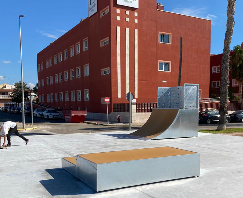 equidesa's tweet photo. Nuevo Skatepark #Equidesa en Catral (Alicante) + fotos 📸https://t.co/5zQNoPv6yi #skate #skatepark #Catral #Alicante https://t.co/wLGrFZcXWZ