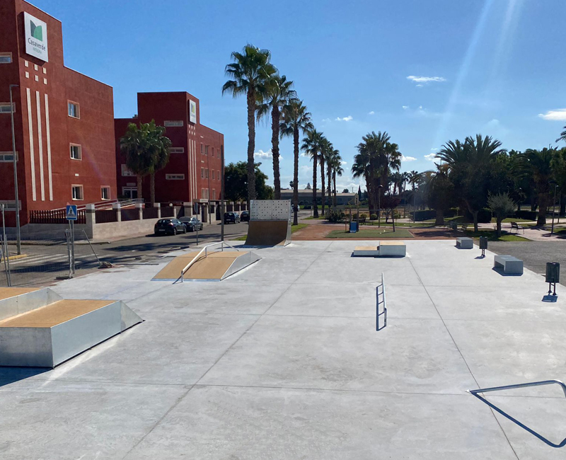 equidesa's tweet photo. Nuevo Skatepark #Equidesa en Catral (Alicante) + fotos 📸https://t.co/5zQNoPv6yi #skate #skatepark #Catral #Alicante https://t.co/wLGrFZcXWZ