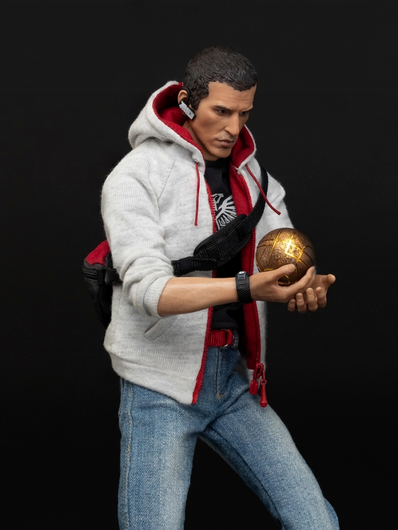 mamegyorai_jp's tweet photo. 『アサシンクリード』シリーズを数多くフィギュア化するピュアアーツ新作です。多数の作品で主人公として活躍したデズモンド・マイルズが、1/6スケール化！コスチュームはパーカー＆ジーンズの『3』を採用、素体にはタトゥーもしっかり。LEDで光る「エデンの果実」もアツい。
https://t.co/vseRvjHCDQ https://t.co/RHQAaBvfep