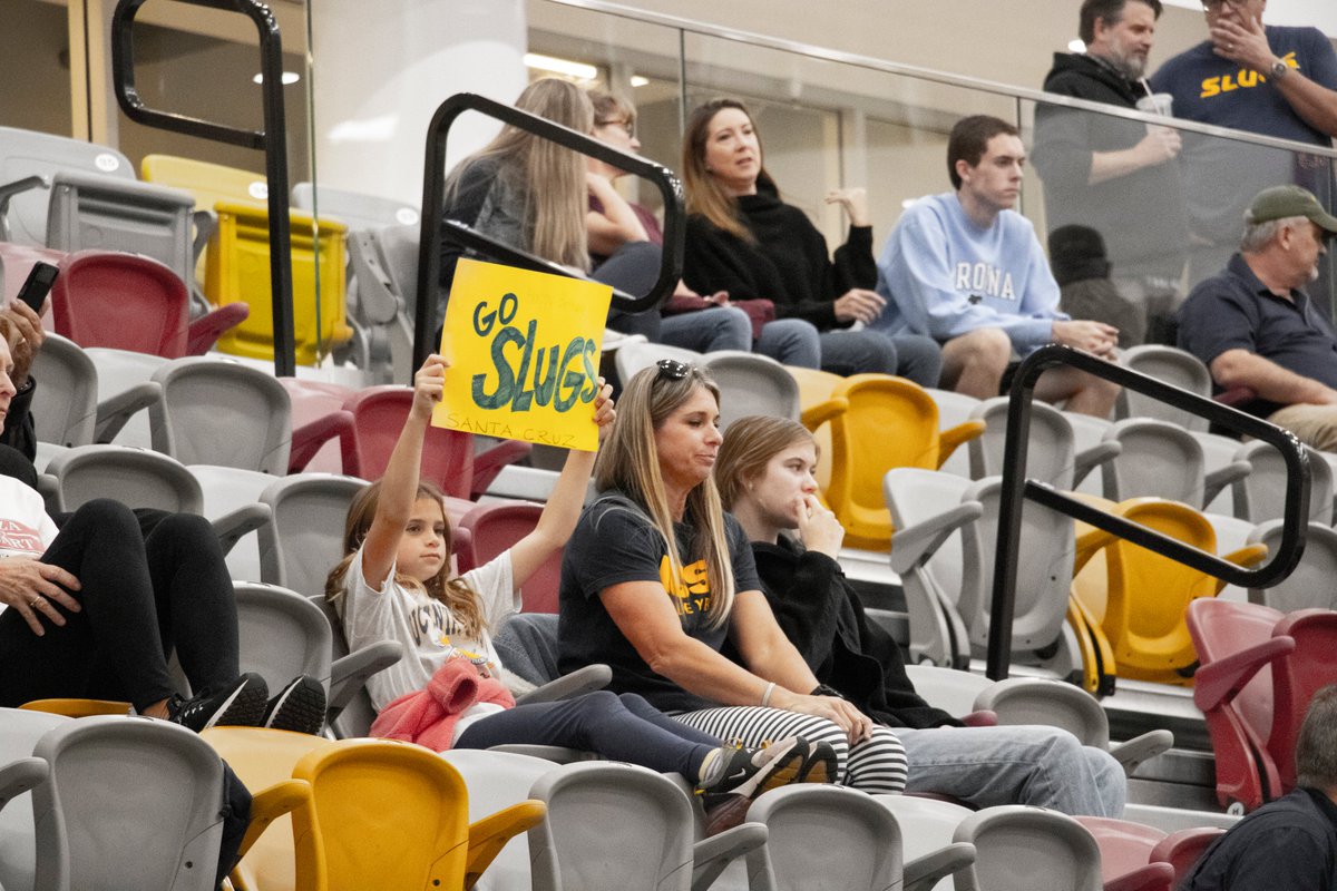 UCSCWVB's tweet photo. Was not our night on the court, but thrilled we could play together and that our fans and family got to see what Slug Volleyball is all about. Thanks for everyone who made this season truly special.
#goslugs https://t.co/pwkxpVOAsa