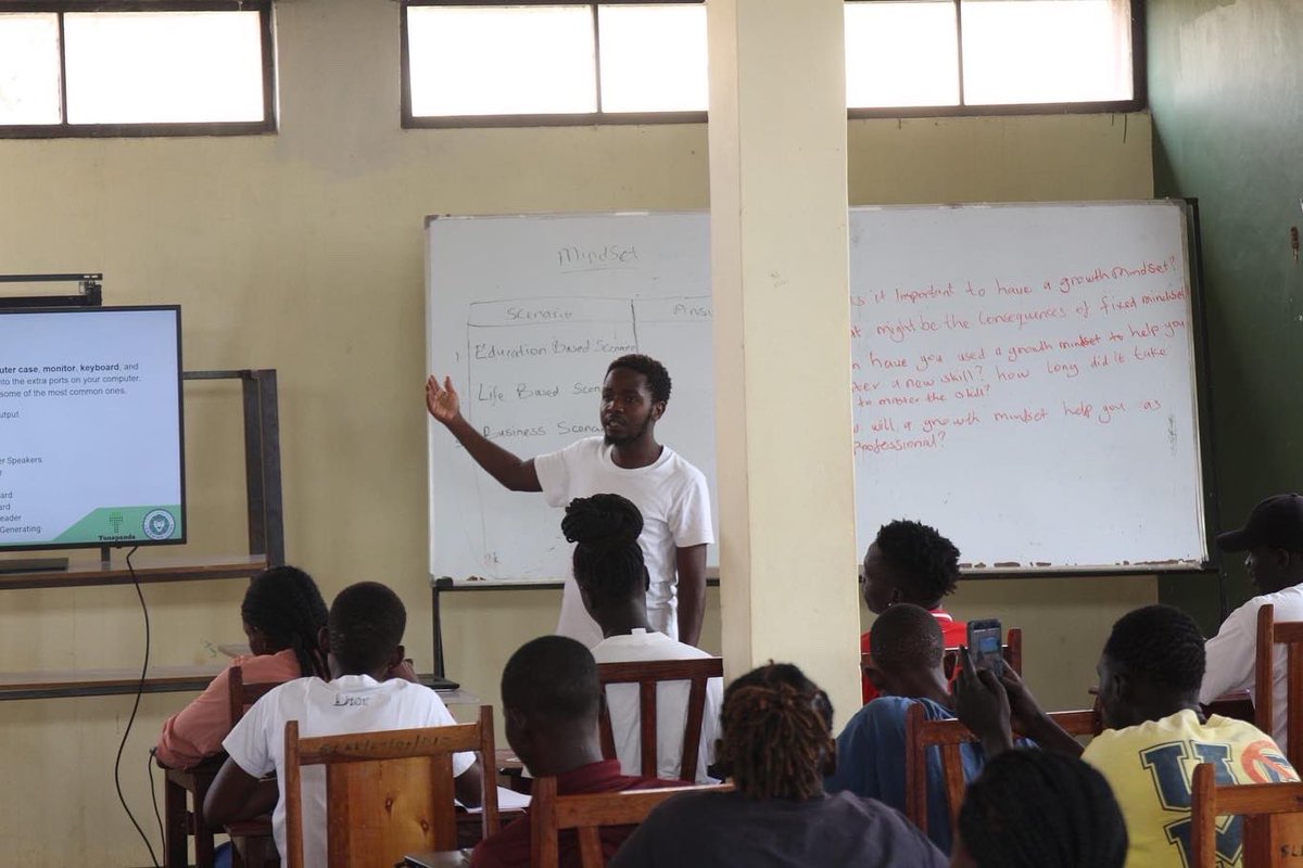 learning_lions's tweet photo. LEAP PROGRAMME | Ongoing class of the new leap students. It's very encouraging to see how passionate and determined they are in learning new skills.
#leapprogramme #learninglions #cohort2 #mobileleap #creativethinking #technology #skill https://t.co/tBCEsySPmq