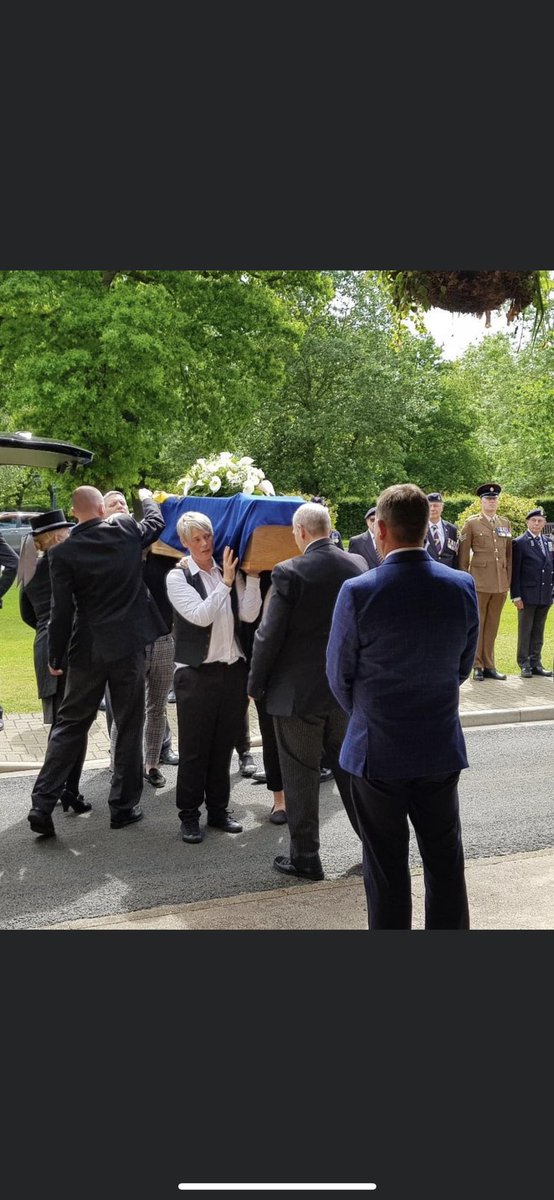 Chipcheckchops's tweet image. The @PoppyLegion were there for my grandad that passed away in April this year. He was 94. He had seven standard bearers at his funeral. He served in WWII @RBLI @GMB they were amazing 🥰 Sargent Ronald Charles William Swiffen #REME #remembranceday2022