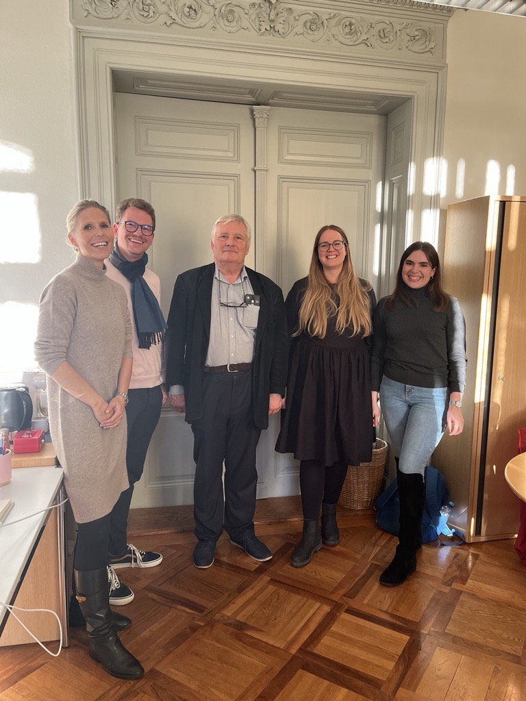 We had the pleasure of welcoming the inspiring <a href="/thbaketal/">Thomas H Bak</a> to our lab yesterday #SLAZurich