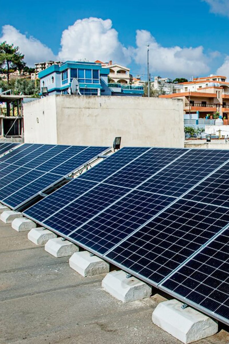 BeysolarH's tweet photo. Beysolar Positioning a solar battery
#solarpanels #Solarpunk #solarenergy #solareclipse #solarchain #SolarOrbiter #SolarSunShineSmileStory #solarlights #solarwaterpump #SolarStreetLights https://t.co/phukz0QhIU