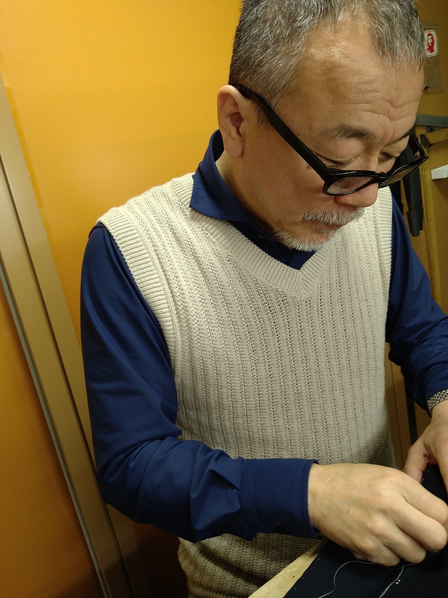 2daimetailor's tweet photo. お久しぶりです。毎日変わらず針を持っています。 https://t.co/fdaccRKvz6