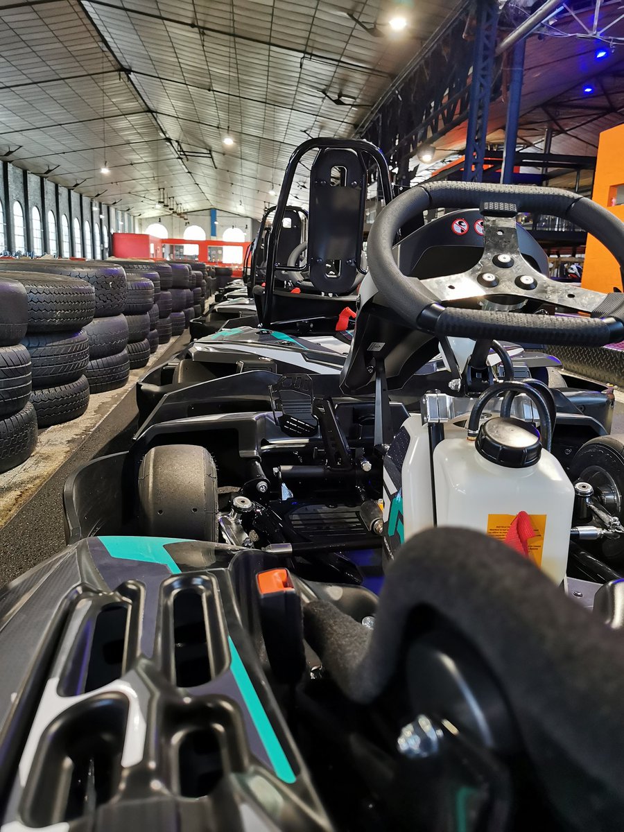 jmk_official's tweet photo. Vendredi 11/11. Jour férié. Nos établissements ouvrent leurs portes à 14h. https://t.co/rmYanJFrbJ NOUVEAUX KARTS Châssis Sodikart SR4 Moteur Honda 270cc 9CV 😱😜 #jmkarting #karting #kart #sport #mecanic #sportcars #namur #floreffe #liege #fleron https://t.co/ttD8SNGY4w