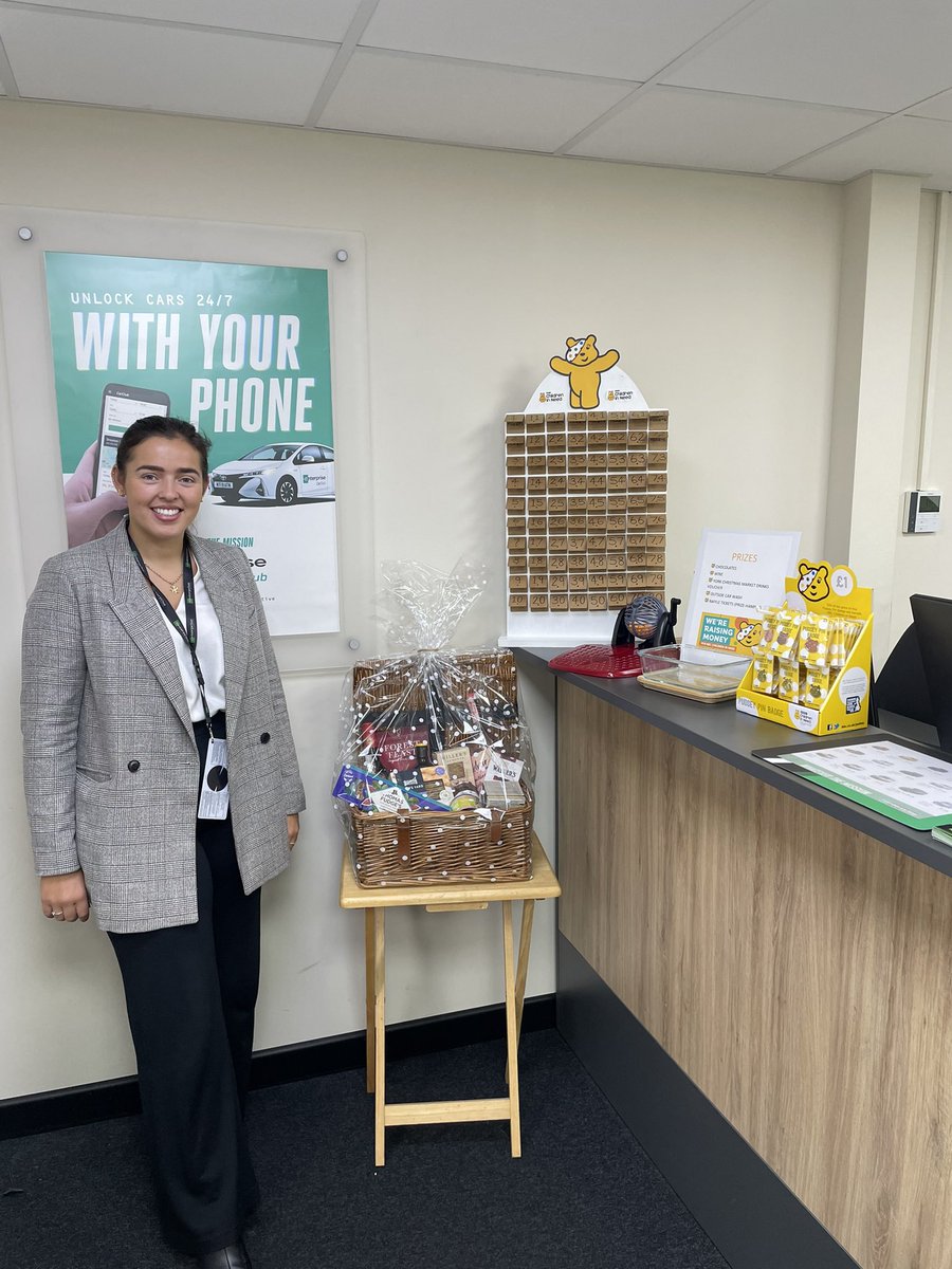 U819 children in need in full swing this morning 🤩 chance it for charity a range of prizes on offer 🤪 <a href="/kierancregan/">Kieran Cregan 💙💛</a>