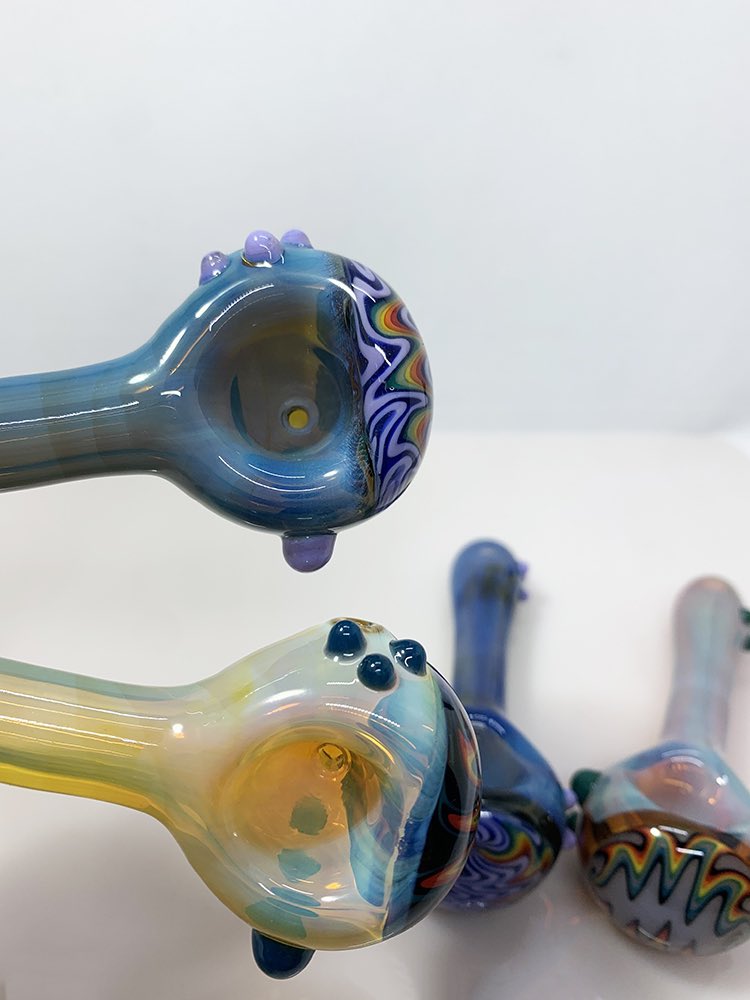 steamcrocodile1's tweet photo. Fantasy Stripe on the pipe head Spoon Pipes Glass Hand Pipe  bongs smoke pipes https://t.co/Rd1jUjRTC2