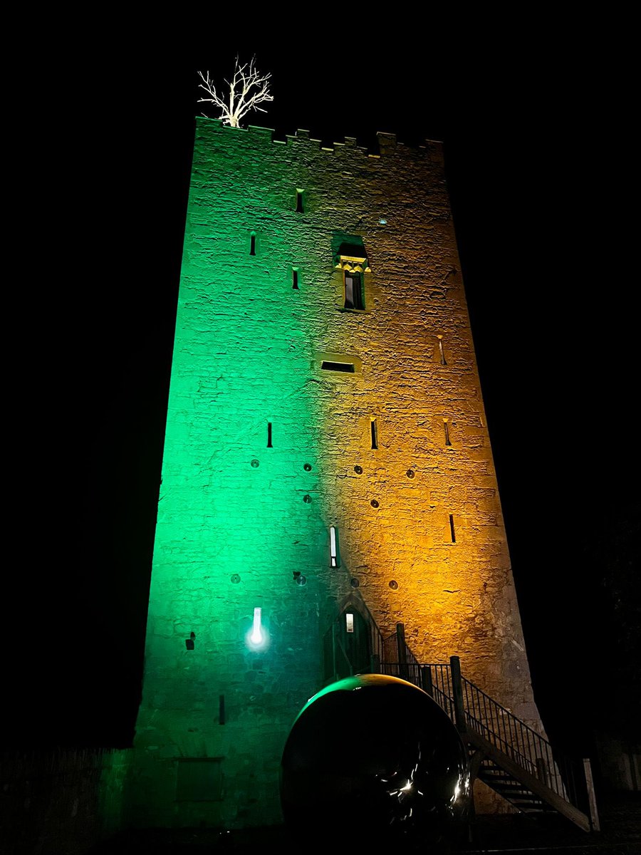 OfficialCobhGAA's tweet photo. Thanks to @WilsonWilkie @jonathanlee0312 for supporting Cobh Junior Footballers by covering Belvelly Castle in green and gold 🟢🟡

#UpTheForties https://t.co/DwSfnBuOMz
