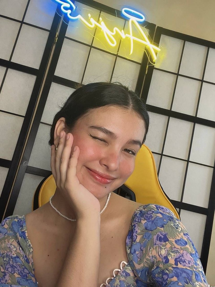 jkvlgh's tweet photo. y would I lower my standard when anji's enjoying her life and helping her family at her age of nineteen she already provide their daily needs and she is not forgetting to say Thankyou to God! Shes the standard ladies and gentlemen.

ANJI KaPIEmilya NIGHT
#AnjiSalvacion https://t.co/DcIxcH0G2x