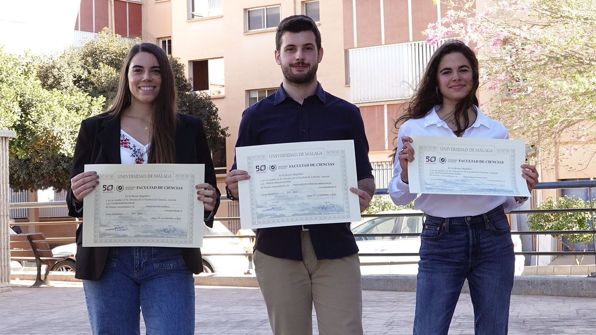 InfoUMA's tweet photo. Seis estudiantes de las titulaciones que se imparten @UMACiencias han sido distinguidos con el título de 'mejores expedientes' en sus respectivos #grados, en el acto académico que ha centrado la celebración del patrón del centro, San Alberto Magno. +info: https://t.co/VMnNX0G7Y4 https://t.co/IYALV0dPvr