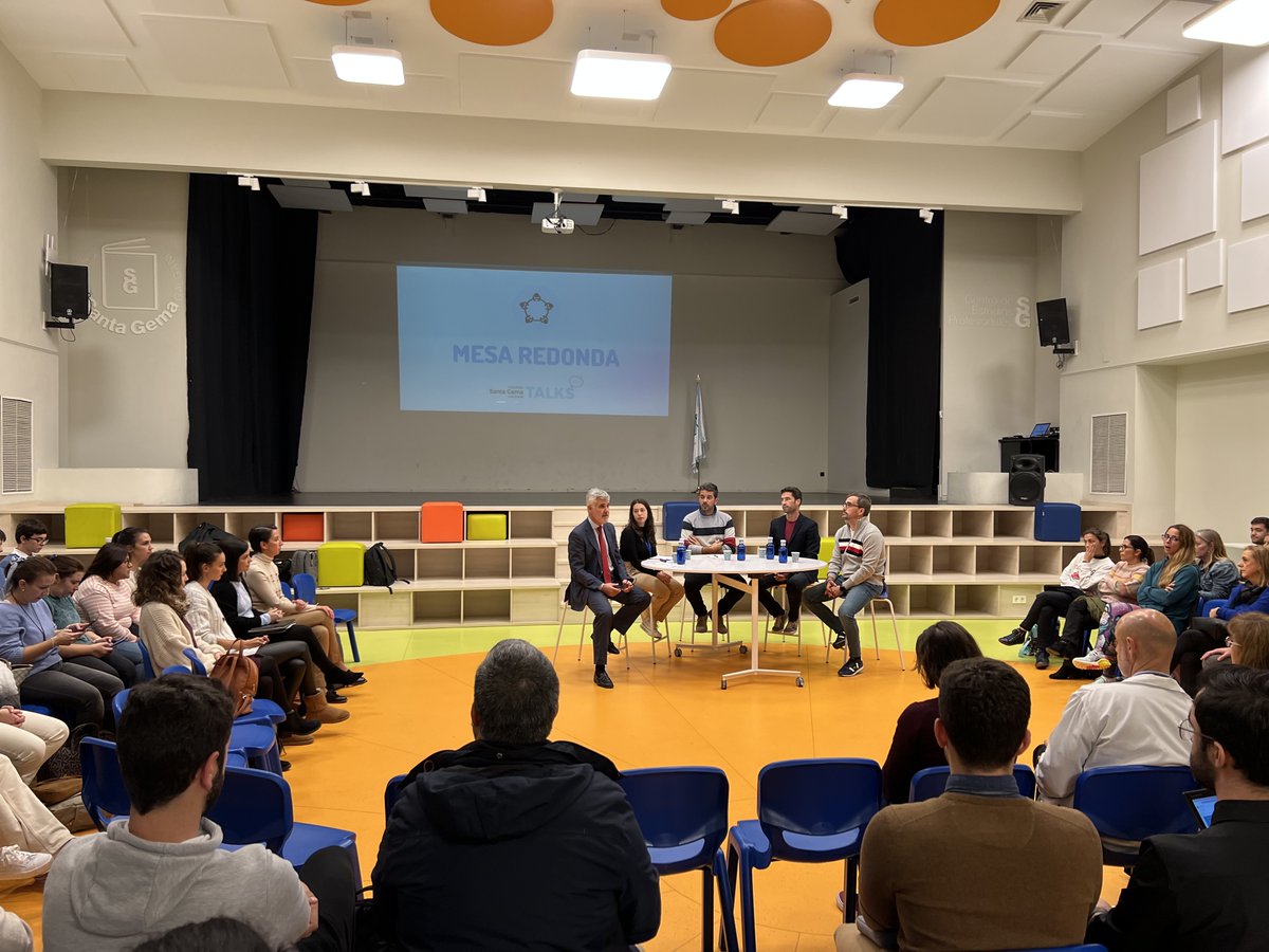 ColeSantaGema's tweet photo. Ayer en la mesa redonda “Digit@les y en la red, riesgos y oportunidades de un centro educativo”. Gracias a Candela @ContrapartidaLa, José @Incibe, Alfonso @uaxuniversidad y José @ieducando. Avanzando el Plan Digital sin perder nuestro foco, las personas.
#Digcompedu #SGTalks https://t.co/uxj0crbSmZ