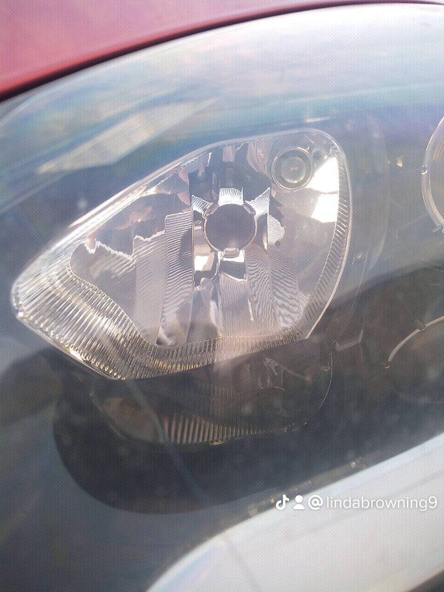 Linloub's tweet image. how can this PASS an MOT with a bulb actually missing?!
One seriously unhappy customer. No chance am I renewing my membership if you can't even use test centres that are honest.

Charged me £264 for two BUDGET TYRES that Halfords would supply and fit for £51 each?!
#TheAA_UK