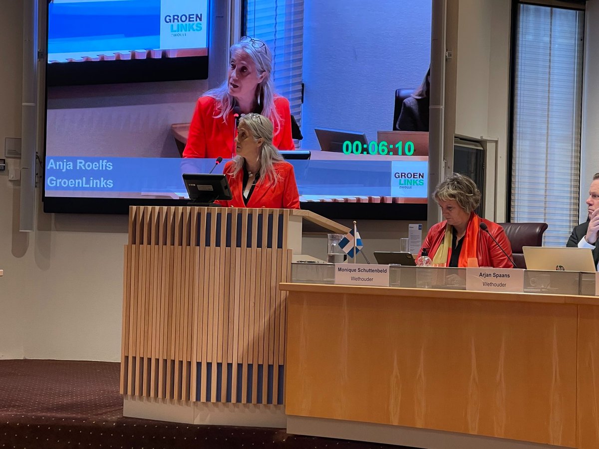 GLZwolle's tweet photo. GroenLinks wil net als Parijs, Brussel en Maastricht een jaarlijkse autovrije zondag om mensen te laten beleven dat een stad ook een plek is om te verblijven. Het past bij de ambitie om autogebruik terug te dringen en de luchtkwaliteit te bevorderen. @RoelfsAh #zgr https://t.co/agFEdn9mZV
