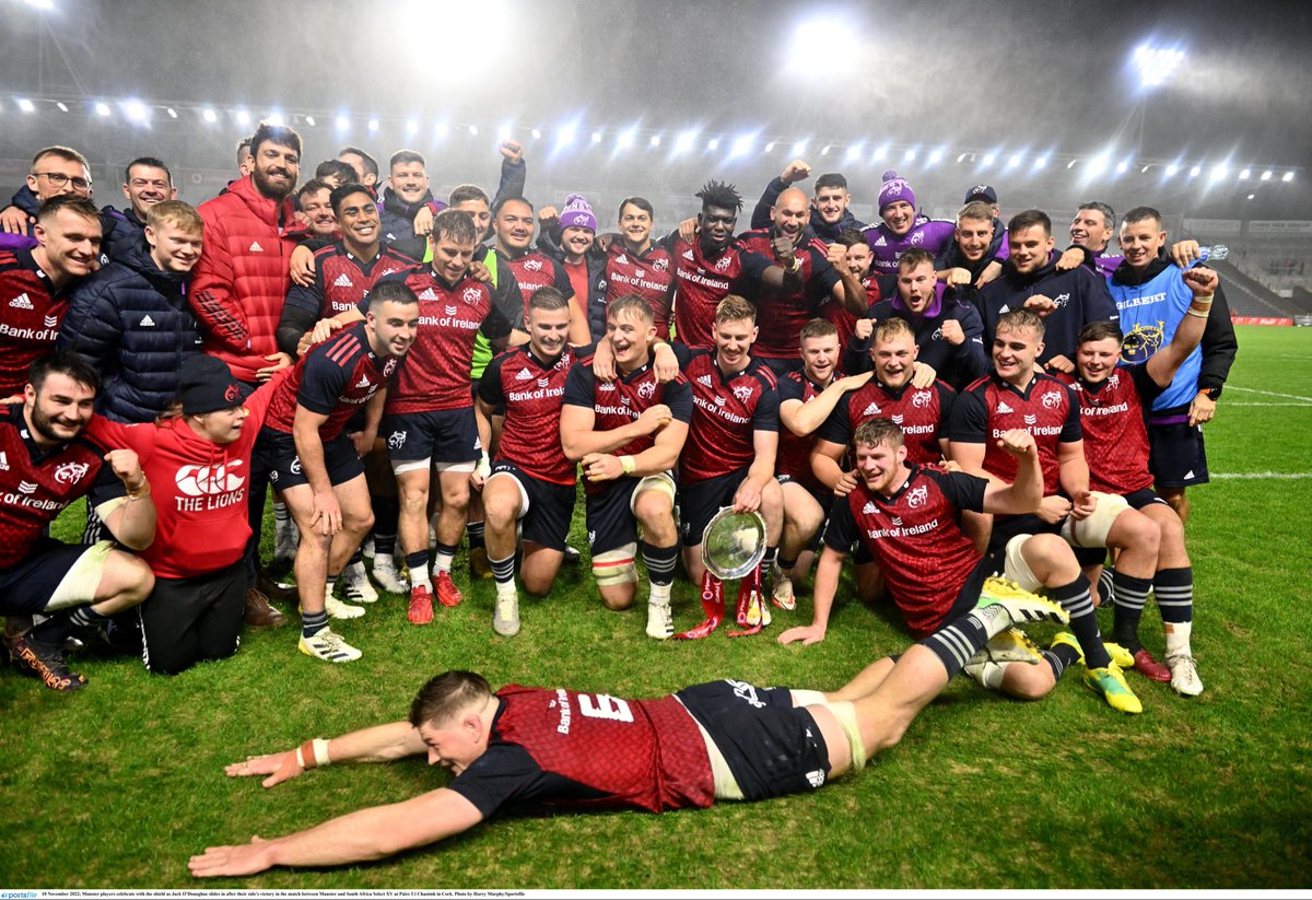 Great to see so many #Cork players to the fore in @Munsterrugby win over @sarugby in @PaircUiCha0imh 
#RebelRugby was alive and well with #MunsterInThePairc 
12 Cork players & a full house proves why Munster should play their important games in Cork where Corkonians will support