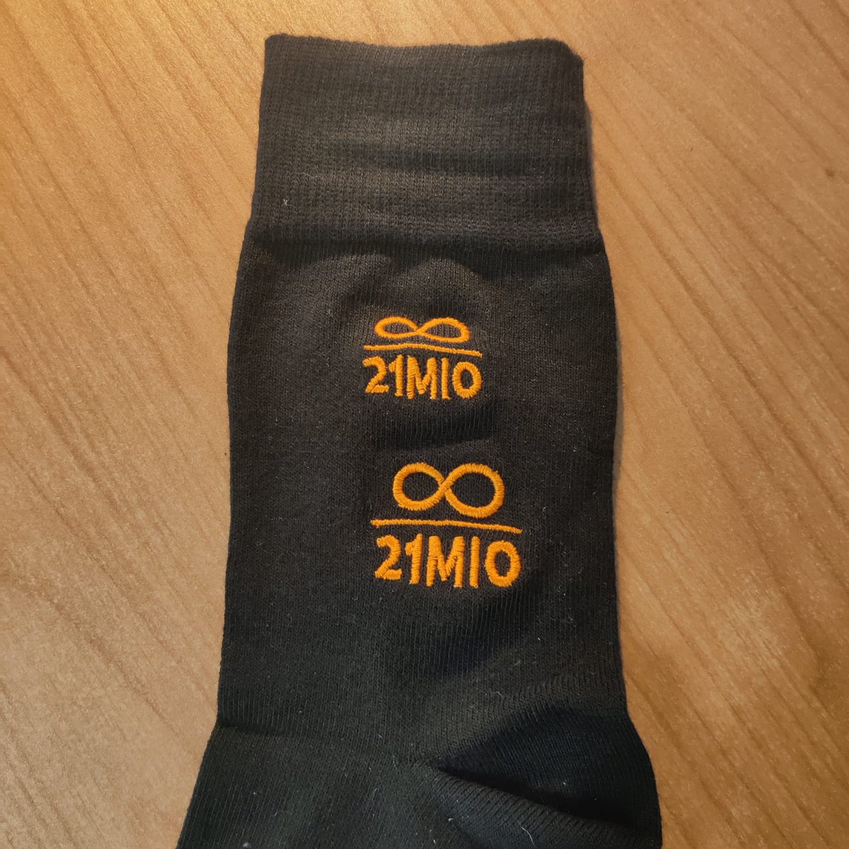SatoshiStoreio's tweet photo. Proof of work 🧡 

#Bitcoin Socks 🧦 work in progress 

How do you like them? 

BTW there will only be one design on each sock 😊 https://t.co/vDW86SeW16