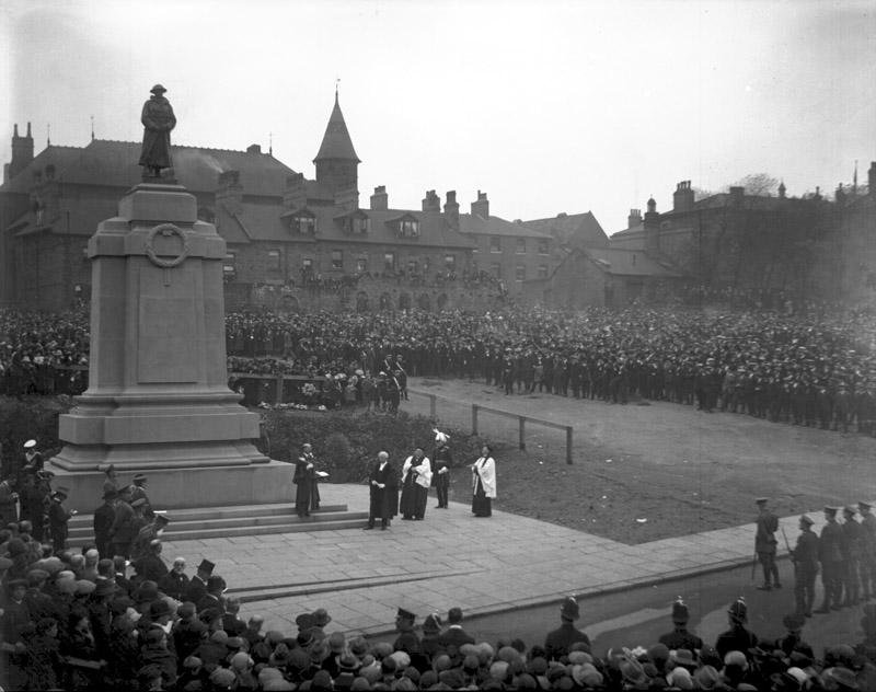 They shall grow not old, as we that are left grow old: Age shall not weary them, nor the years condemn. At the going down of the sun and in the morning, We will remember them. Photographs of Barnsley war memorial in 1925 #LestWeForget #BarnsleyRemembers #Remember #Museum30