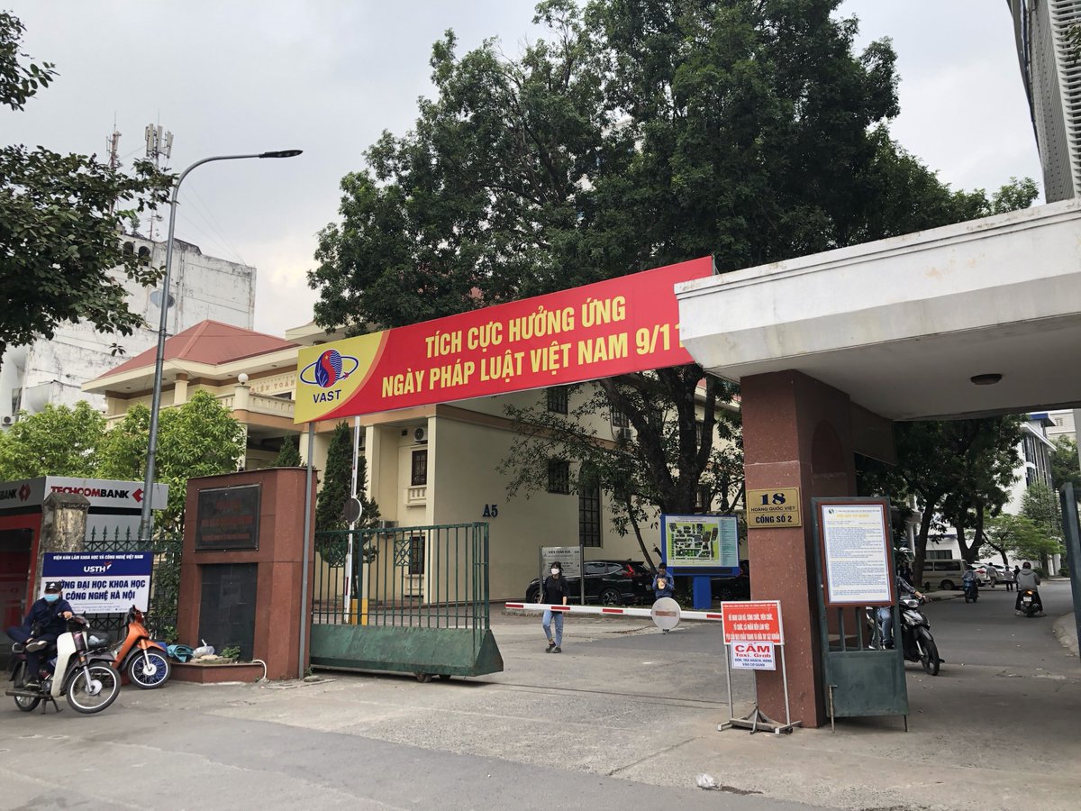 APRSAF_Official's tweet photo. Our first 2 days Working Group Sessions will be held in #VAST/#VNSC Campus.
This gate is waiting for your arrival here in #Hanoi. Come and to see your old friends, create new network, grab a lot of latest and useful information.
#APRSAF28 https://t.co/5s7SV1dE8i