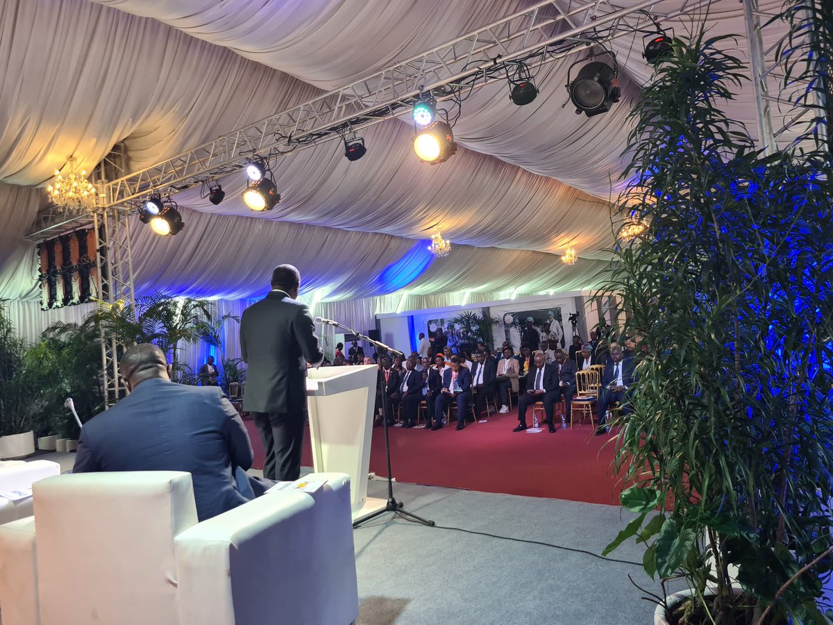 IndustriesGouv's tweet photo. #JI2022
----Journées de l'industriel----
Panel relatif à "#Dynamiser l'#investissement local à travers l'approche #filière"a #débuté ce matin au jardin Botanique.
@Comgouv_GA @InvestGouvGa @HuguesMadiya @pmoubelet @OssoukaRaponda @PresidentABO https://t.co/9JaMSWl0rK