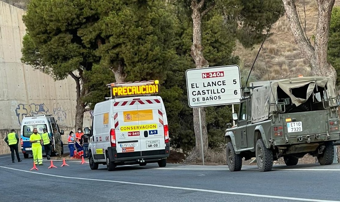 EMADmde's tweet image. Enhorabuena a componentes de la Fuerza de Protección de la #UDAA @EjercitoTierra desplegada en Motril en activación #EagleEye, que no dudaron en prestar asistencia en un accidente de un motorista cerca de asentamiento #NASAMS.
Vocación de servicio de nuestros FAS #24siete
#MOPS