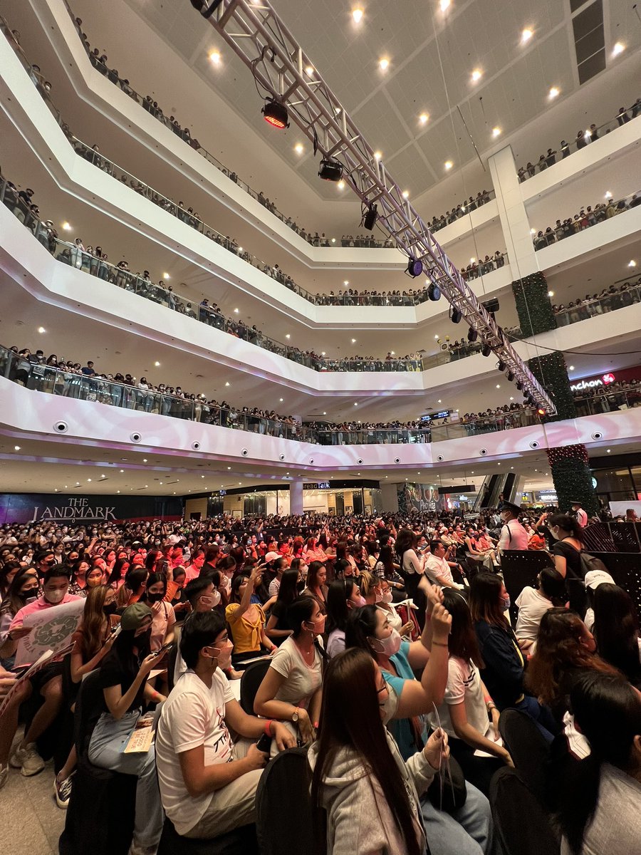 OfficialKBB's tweet photo. .@mor1019jhaiho is already here! :)

KATHNIELS MALLSHOW COMEBACK
#2GoodMallShow2Remember #KathNiel https://t.co/ZtmSn12opl