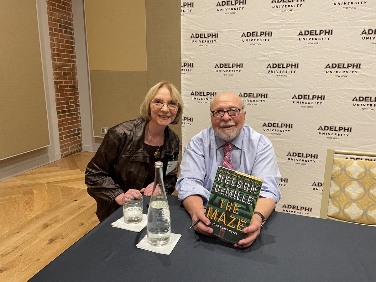 I was excited to meet one of my favorite authors ⁦<a href="/nelsondemille/">Nelson DeMille</a>⁩ last night. I’ve read 17 of his books. Thanks to ⁦<a href="/AdelphiU/">Adelphi University</a>⁩ for hosting the discussion and Q&amp;A.