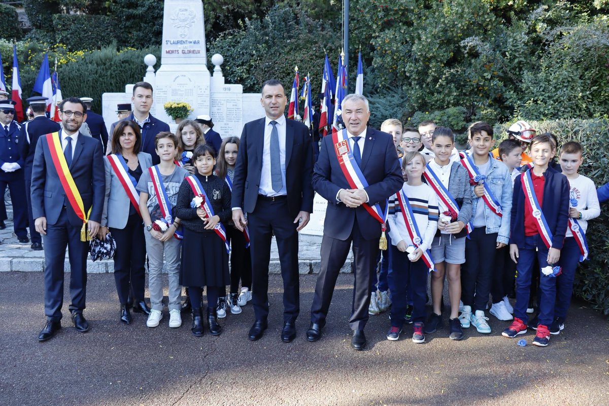 JosephSeguraSLV's tweet photo. #11novembre @JosephSeguraSLV et ses élus ont rendu hommage à nos valeureux soldats, à nos Héros qui se sont battus pour la patrie lors de la Grande Guerre et qui sont tombés sur le champ de bataille. Honneur et reconnaissance A ces jeunes combattants qui ont donné vie. https://t.co/e95d5z8Saj