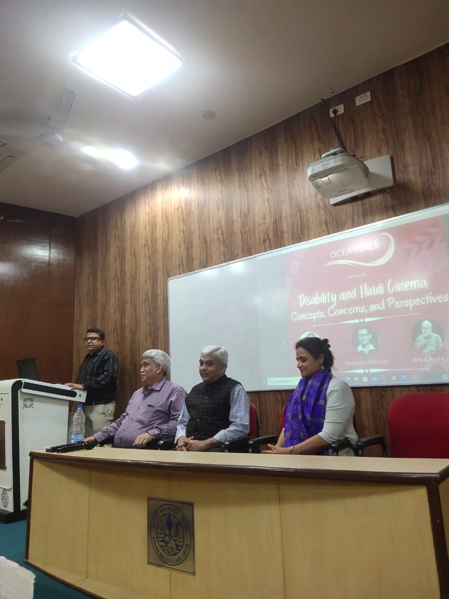 friendsofeyeway's tweet photo. Eyeway Team from Delhi organized a sensitization session with the students of Kirori Mal College on 3rd November as part of (October) Blindness Awareness Month.
#BlindnessAwareness #LifeWithBlindness #eyeway #blindness #students #DelhiUniversity https://t.co/MT2Atrwx2g