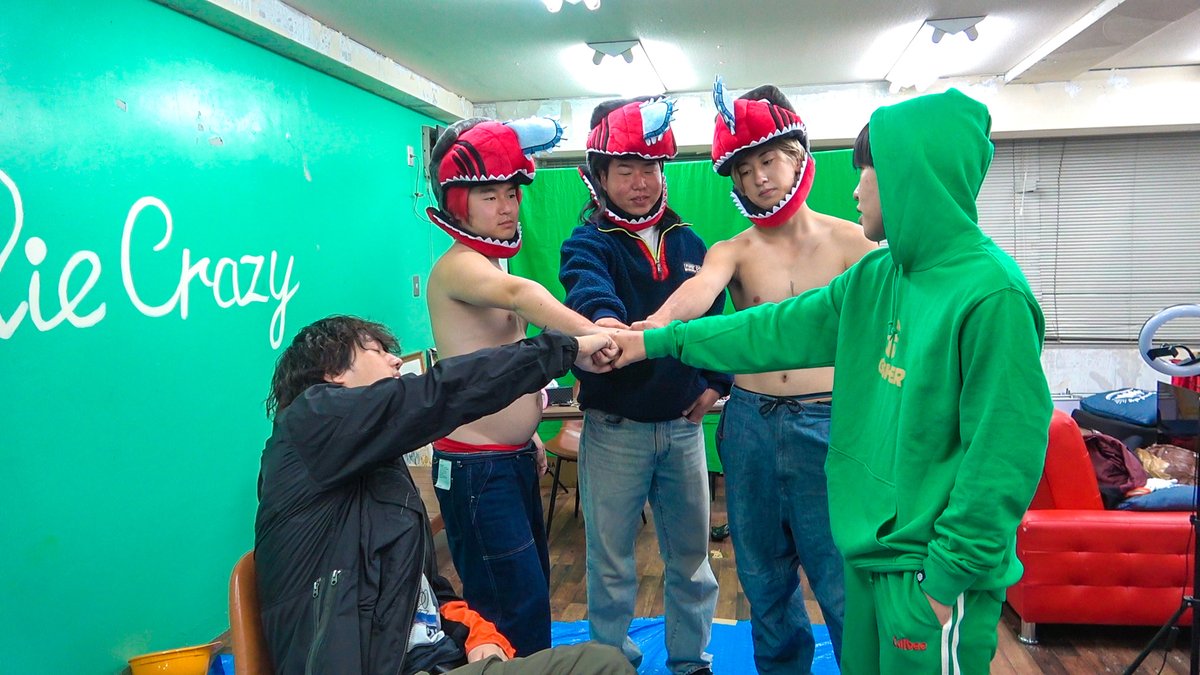 lie_lazy's tweet photo. よぉ暇人！

今日はサブチャンもUPするぜぇ〜〜

メインの動画見てから見てくれよな！

【チェーンソーマン撮影後】片付けじゃんけんで1人地獄みます。
https://t.co/6QKWPX3hai

#レイクレ 
#レイクレ天下統一
#チェーンソーマン https://t.co/ctJxH4XUkB