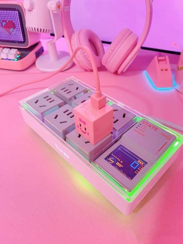 angeerkitchen's tweet photo. What is your favorite part of this pink room?🤩🤩🤩

Share your thoughts below 👇

#cute #characters #girlssetups #pink #kawaiidecor #kawaiisetup #kawaiigaming #cute #pinksetup https://t.co/k3e0D535I1