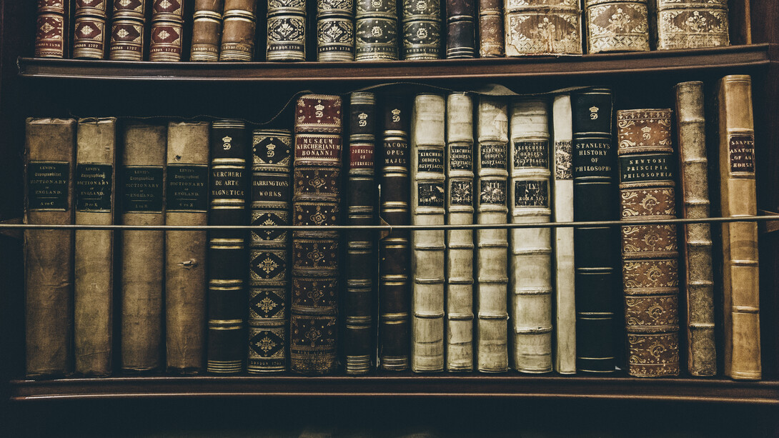 pablodaya's tweet photo. 📖Feliz día internacional de las librerías. Gracias a todas ellas por ser las estaciones de esos pequeños vehículos capaces de transportarnos en el tiempo.
#diainternacionaldelaslibrerias #libros #FelizViernes https://t.co/qN7mq7HVjw