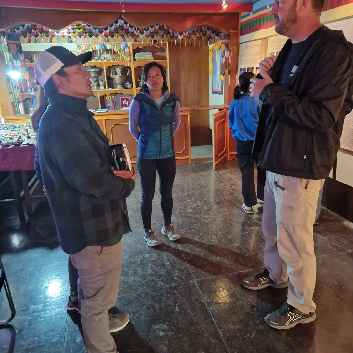 TChallenKI's tweet photo. UNESCO and The Big Climb organized a meeting with local stakeholders in Namche Bazaar, to discuss sustainability issues.

#unesco #unitednations #unenvironment #unfcufoundation #everest #nepal #mountains #sdgs #climb #unescokathmandu #himalaya #cop2 #climatechange https://t.co/jfGUsco30x