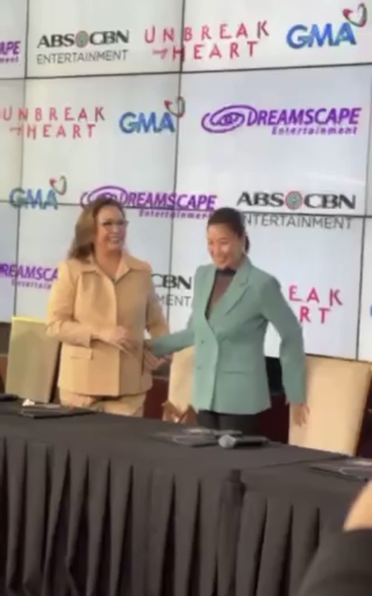 skysnvx's tweet photo. Tita Cory With GMA 😱 omg their's a chance mag COMEBACK MOVIE ang JOCHARD LOVETEAM? Ayaw ko mag overthink pero.. I'm so excited sa ganap sana tama iniisip ko. https://t.co/LDbzO64vTL