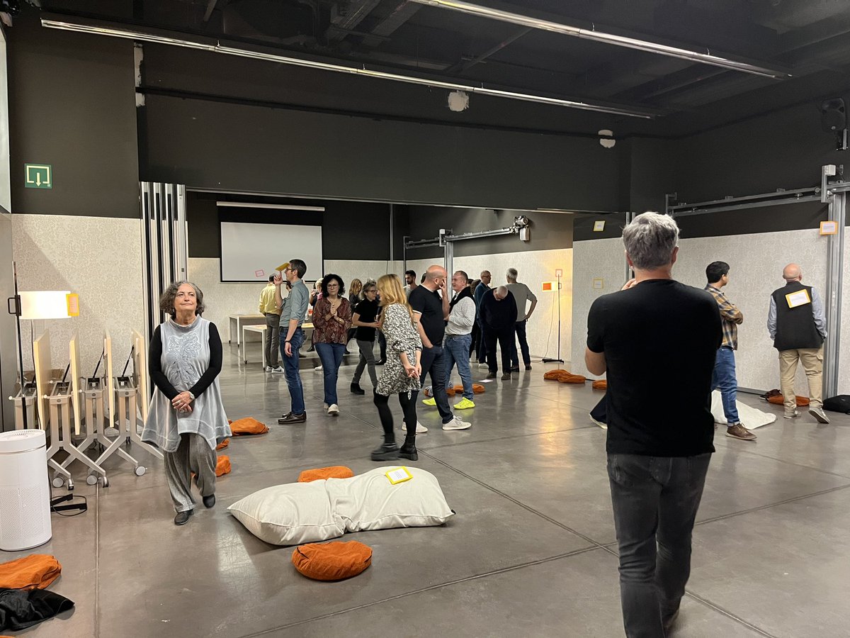 carmeclu's tweet photo. Avui estem en una jornada particular al @museudeldisseny: #museus #art i grups de #recerca i #universitats #xmac xarxa museus d art dd Cat https://t.co/EFLevyUKdZ