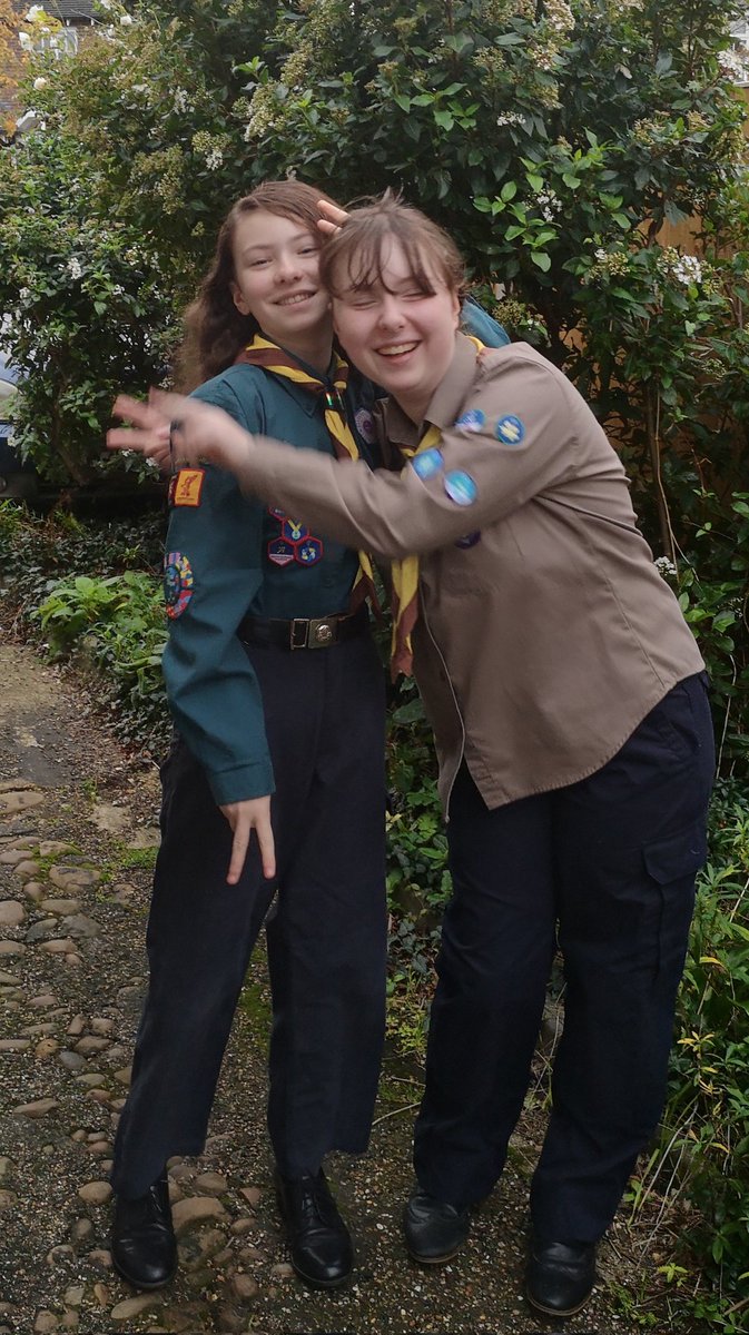 KirstyWarner's tweet photo. #remembranceday2022    

Off to school, and trying to get them to pose nicely. 🙄
They will act properly later and Sunday, just not for mum 🤣. 

#nogangsigns https://t.co/FDx6qJ8ecm