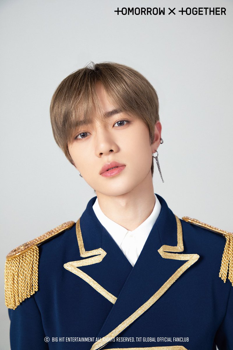 Bam2gyu_'s tweet photo. 왕자님 착장 범규 👑 https://t.co/giqSi1iS5V