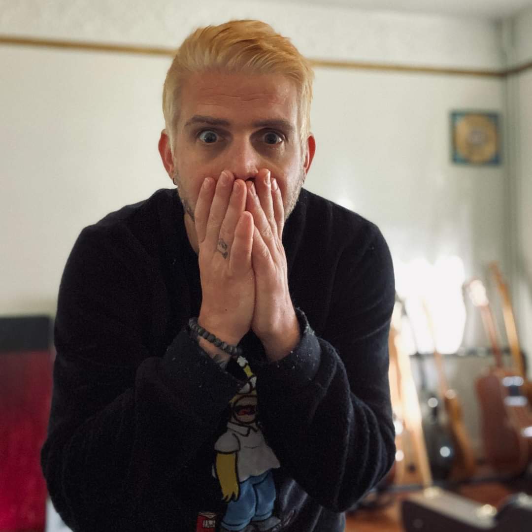 Liams_Odd_Foxes's tweet photo. Rehearsal and recording pics from this week, plus, Someone has new hair. https://t.co/MqTcIlf4fD