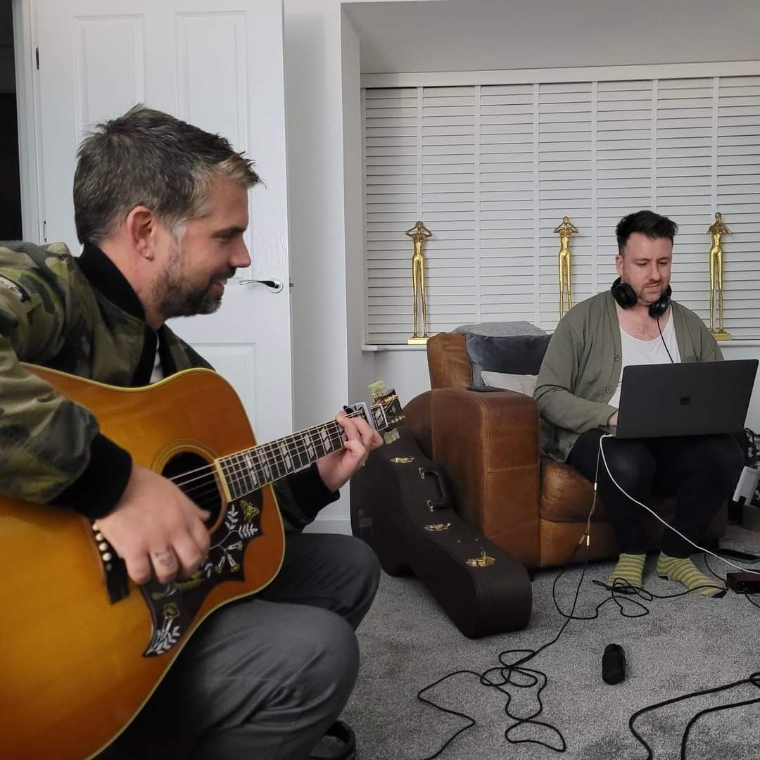 Liams_Odd_Foxes's tweet photo. Rehearsal and recording pics from this week, plus, Someone has new hair. https://t.co/MqTcIlf4fD