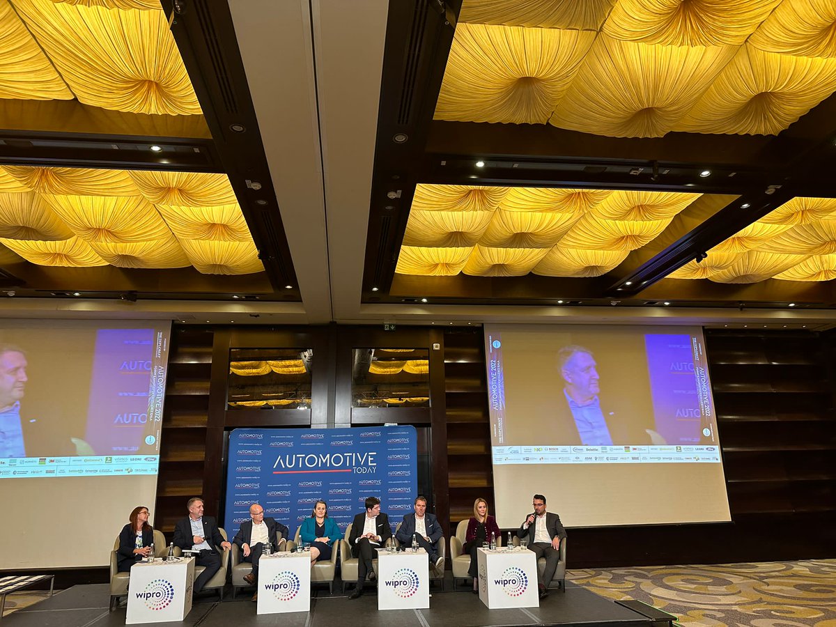 investromania's tweet photo. Yesterday, InvestRomania was present in a very select company together with the country managers of #Dacia, #Ford, #Continental, #Infineon, #NXP and #Bosch at the "Automotive 2022 Forum &amp; Awards for Excellence Gala"
#TheDiplomatBucharest
#AutomotiveToday
#SustainabilityToday https://t.co/xHd4ak6Eag